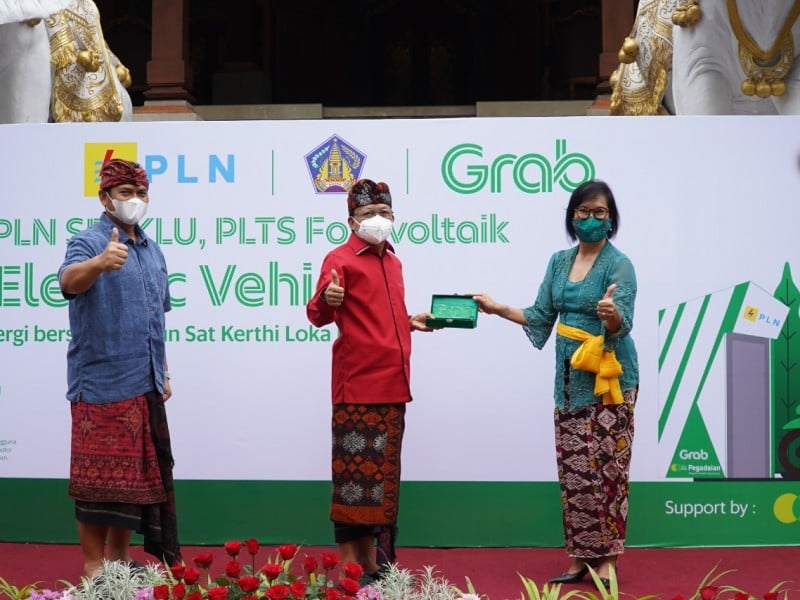 Grab Perkuat Ekosistem Kendaraan Listrik Nasional, Hadirkan Sepeda Motor Listrik dan Stasiun Penukaran Baterai Kendaraan Listrik Umum di Bali