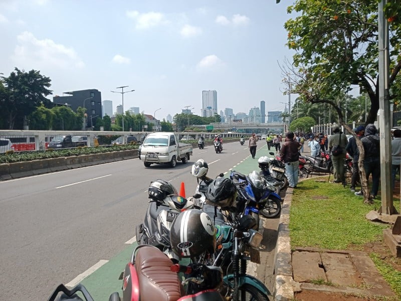 Demo BEM SI, Begini Situasi Terkini Lalu Lintas di Depan Gedung DPR