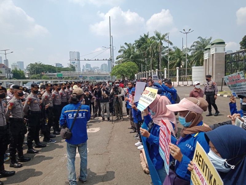 Mahasiswa Belum Muncul, Buruh Sudah Mulai Demo di DPR