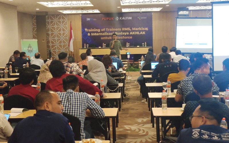 PT Pupuk Kalimantan Timur (PKT) menggelar Training of Trainers (ToT) Retail Management System (RMS), Markisa dan Internalisasi Budaya AKHLAK dalam rangka meningkatkan kompetensi tenaga pemasar dan jaringan ritel./JIBI-Istimewa