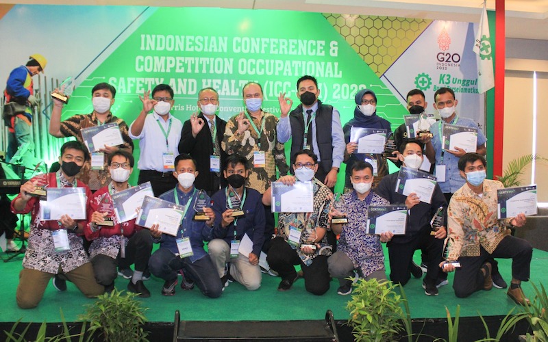 Empat tim gugus inovasi PT Pupuk Kalimantan Timur (PKT) raih penghargaan dalam ajang Indonesian Conference & Competition Occupational Safety and Health (ICC-OSH) 2022, yang digelar Wahana Kendali Mutu dan LPSDM YAPRIKA di Harris Hotel Bandung Jawa Barat, pada 21-23 Juni 2022./JIBI-Istimewa