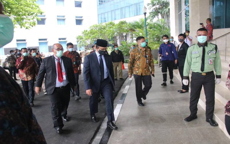 5 Fakta Pemilihan Wagub DKI: Riza Menang, Anies Datang Bermasker Kain