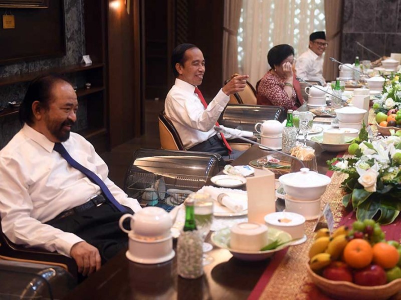 Foto-Foto Para Elit Partai Makan Siang dengan Presiden Jokowi