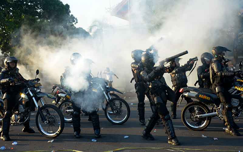 Foto-Foto Kericuhan Unjuk Rasa Mahasiswa di Sejumlah Wilayah