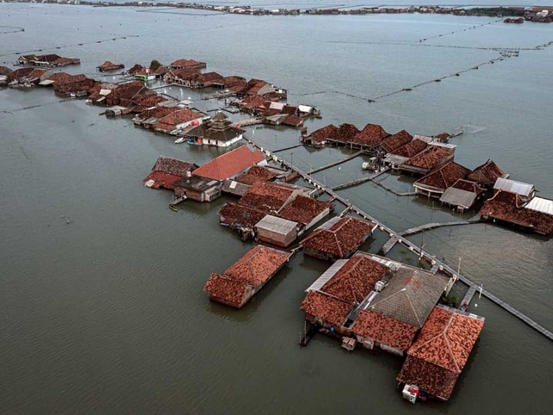 Potret Banjir Rob di Daerah Pemerintahan Ganjar Pranowo Yang Tak Kunjung Surut