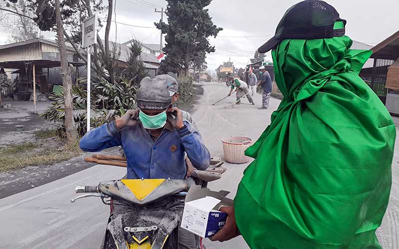 Dahsyat! Ini Foto Erupsi Sinabung Terlihat Gulung-menggulung