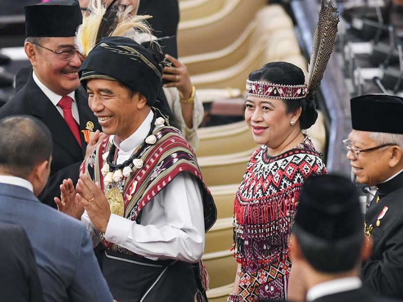 Foto-Foto Jokowi Pakai Baju Adat Tanimbar Maluku Saat Sidang Tahunan MPR