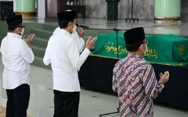 Artidjo Alkostar dan Nurdin Abdullah Peraih Penghargaan Antikorupsi Tersangka Suap-Gratifikasi