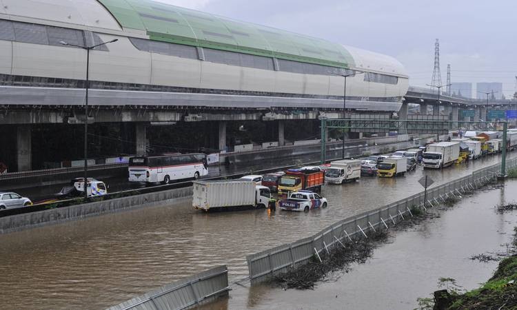 Foto-Foto Jakarta Banjir 25 Februari 2020