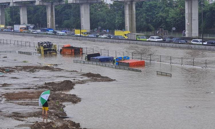 Foto-Foto Jakarta Banjir 25 Februari 2020