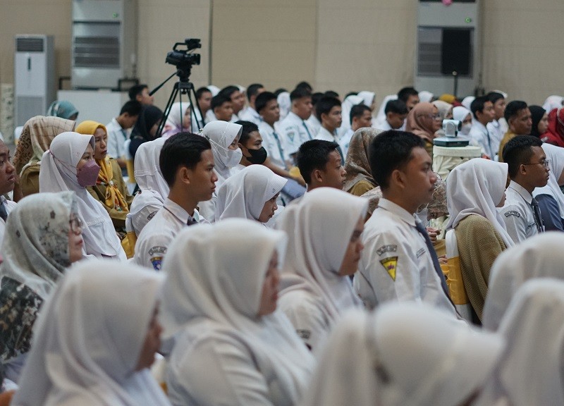 Kisah Pemuda Tanjung Enim Raih Mimpi Berkat Beasiswa dari Bukit Asam