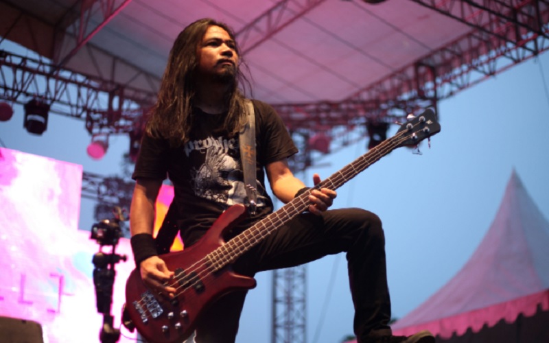 Fakta Menarik Gitaris Eben Burgerkill yang Meninggal Akibat Serangan Jantung saat Syuting