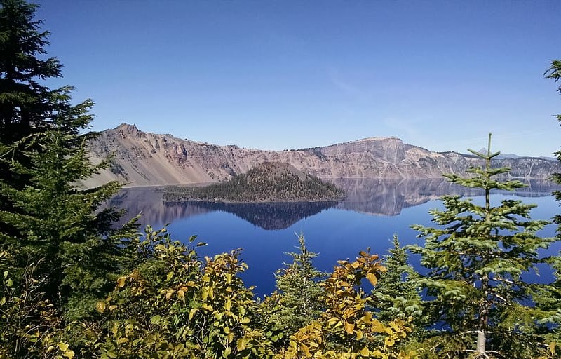 7 Danau Paling Biru dan Memesona di Dunia