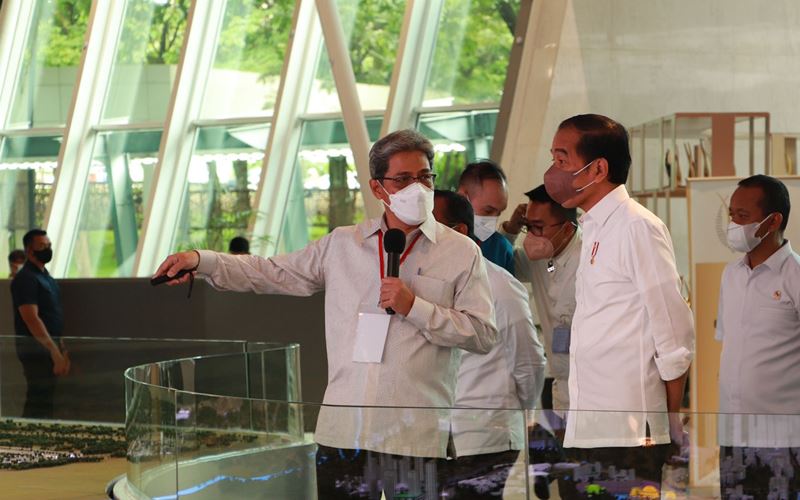 Presiden Jokowi saat mendapatkan penjelasan mengenai pengembangan BSD City