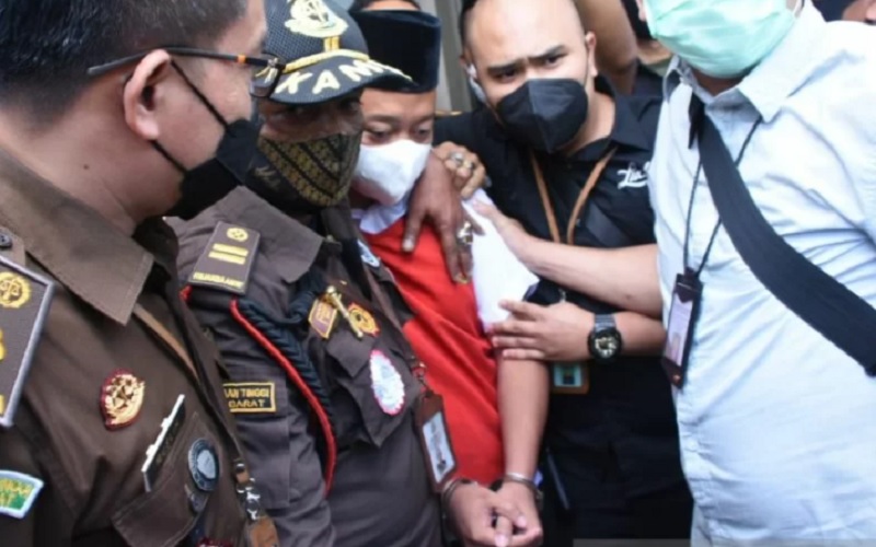 Efek dan Cara Kerja Kebiri Kimia, Tuntutan untuk Herry Wirawan Pemerkosa 13 Santri