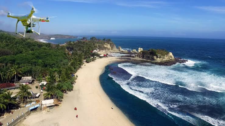 13 Pantai Instagramable di Indonesia