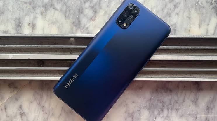 Realme 7 Pro, Ponsel dengan Kemampuan Pengisian Daya Cepat 65W