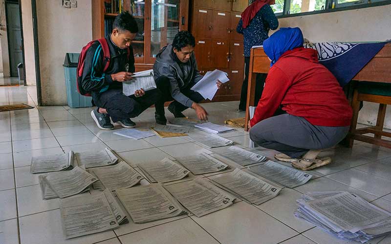 Foto-Foto Perjuangan Guru Tanpa Akses Internet di Tengah Pandemi Covid-19