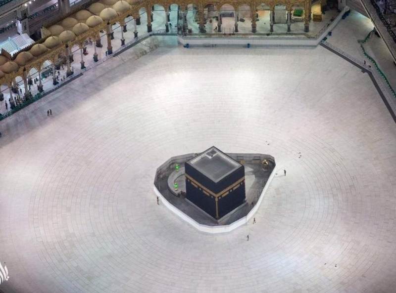 Kesunyian Ka'bah Kala Wabah Corona