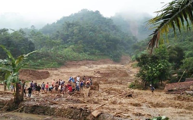 longsor terjadi di Desa Wangun Jaya Kecamatan Leuwisadeng, Kabupaten Bogor