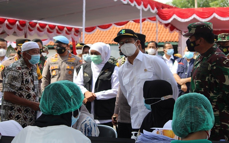 Benang Kusut Vaksin Gotong Royong Berbayar