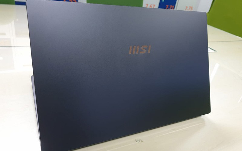 MSI Summit E15, Laptop Bisnis Elegan nan Powerful