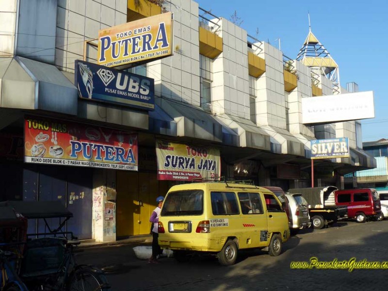 Catat, Ini Lokasi Jajan Cinderamata di Jawa Tengah