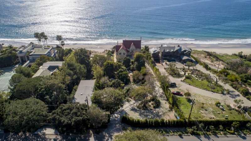 Rumah Mewah Anthony Hopkins di Malibu Dijual US$11,5 Juta