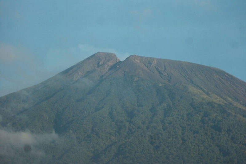 10 Gunung Berapi Berstatus Waspada dan 3 Siaga, Ini Rinciannya!