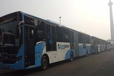 bus-transjakarta-merek-scania.jpg