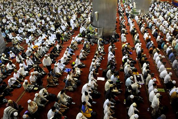 Agitasi Hijrah dan Kapitalisasi Ekonomi Syariah