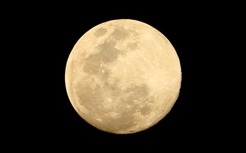 Mari Menikmati Foto Supermoon Terakhir Tahun Ini