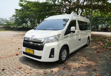 Menikmati Kemewahan Luxury Bus TRAC Hiace Premio