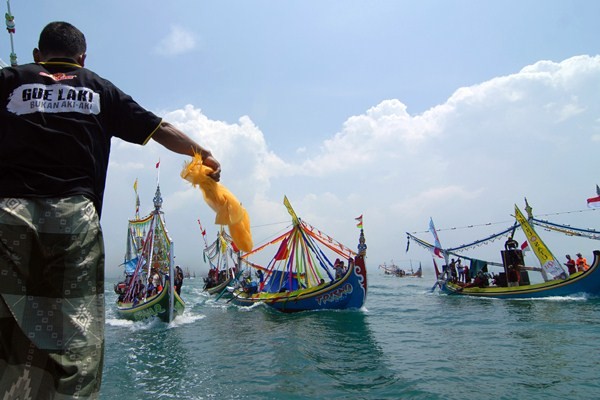 Tradisi Petik Laut Nelayan Madura