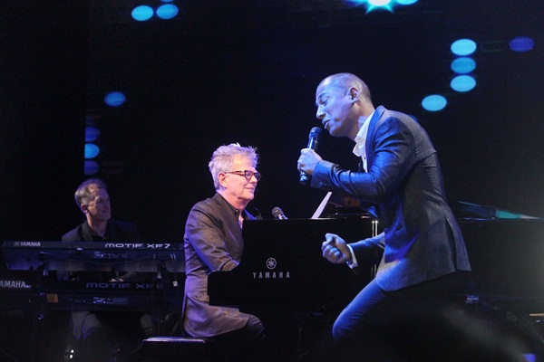 Inilah Foto Lengkap Konser David Foster di Yogyakarta