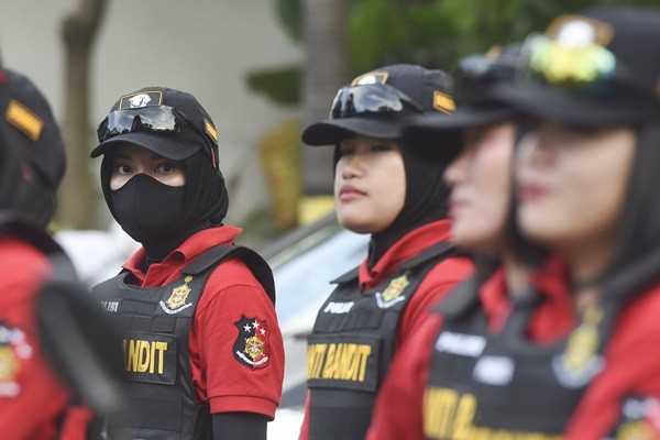 Awas Ada Polwan Anti-Bandit di Surabaya