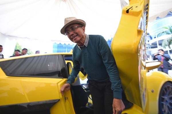 Dahlan Iskan Pamerkan Mobil Listrik Seno Rp4 Miliar