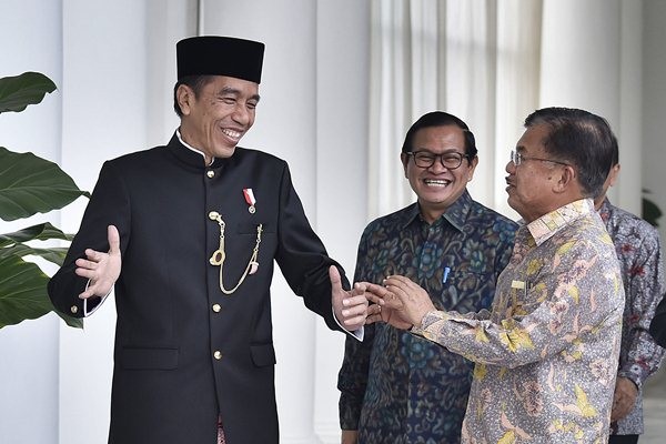 Foto-foto Candid Keakraban Presiden Jokowi dan Wapres JK