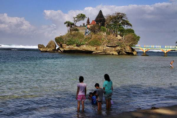 Ayo Wisata ke Pantai Balaikambang Malang