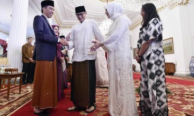 Presiden Jokowi Bersalaman Dengan Anies Baswedan dan AHY