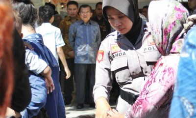 Warga Makassar Serbu Rumah Jusuf Kalla