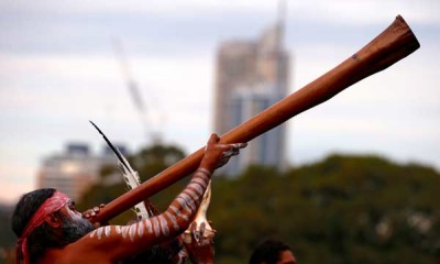 Aksi Suku Aborigin Saat Menyambut Tamu Negara