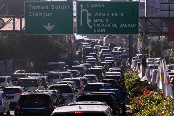 Jalur Puncak Nggak Bergerak...