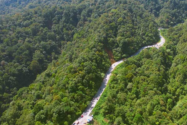 Melintasi kelok Sitinjau Laut, Padang