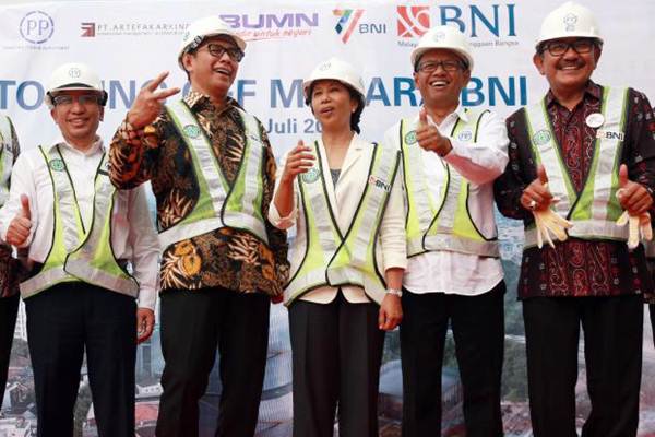 Menara BNI Pejompongan Sudah Penutupan Atap