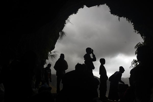Air Suci Yadnya Kasada Suku Tengger