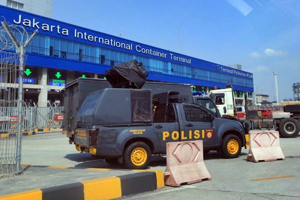 Jakarta International Container Terminal Lumpuh Total