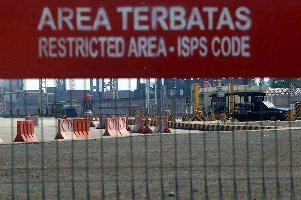 Jakarta International Container Terminal Lumpuh Total