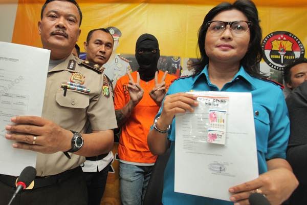 Gaya Tora Sudiro Saat Konferensi Pers