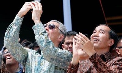 Presiden Jokowi dan Lee Hsien Loong Menonton Aerial flypast